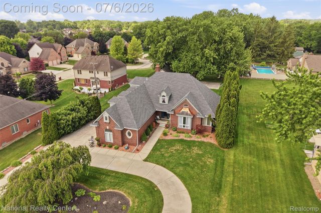 20175 Gill Road, Livonia, MI 48152