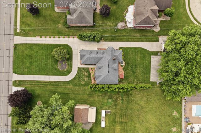 20175 Gill Road, Livonia, MI 48152