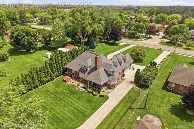 20175 Gill Road, Livonia, MI 48152