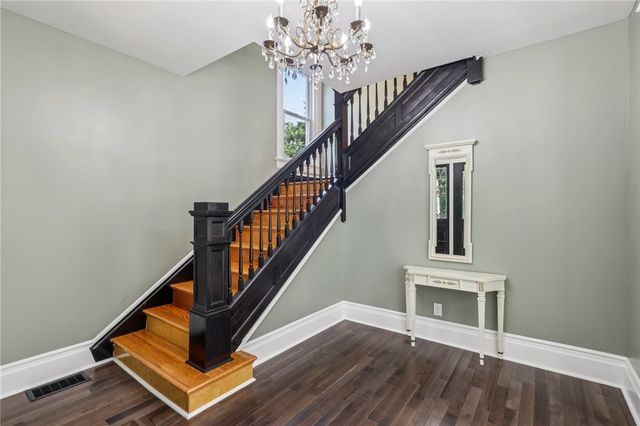 407 E LINCOLN AVENUE, New Castle, PA 16101