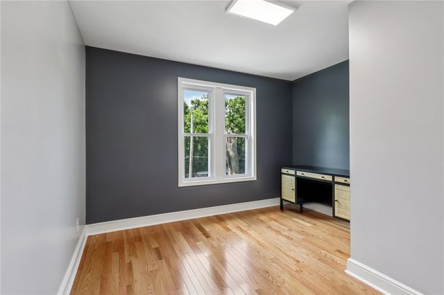 407 E LINCOLN AVENUE, New Castle, PA 16101