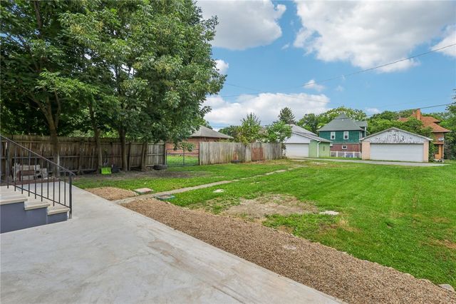 407 E LINCOLN AVENUE, New Castle, PA 16101