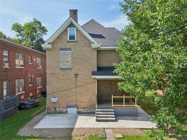 407 E LINCOLN AVENUE, New Castle, PA 16101