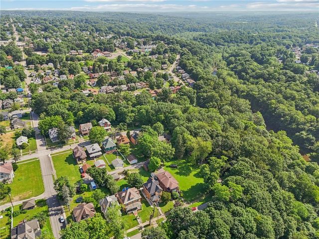 407 E LINCOLN AVENUE, New Castle, PA 16101