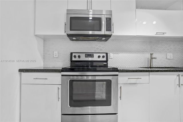 500 Bayview Drive 125, Sunny Isles Beach, FL 33160