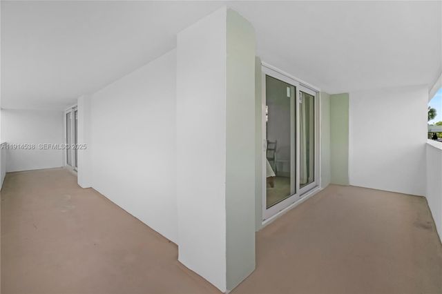 500 Bayview Drive 125, Sunny Isles Beach, FL 33160