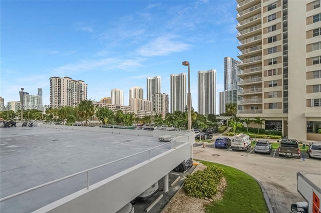 500 Bayview Drive 125, Sunny Isles Beach, FL 33160