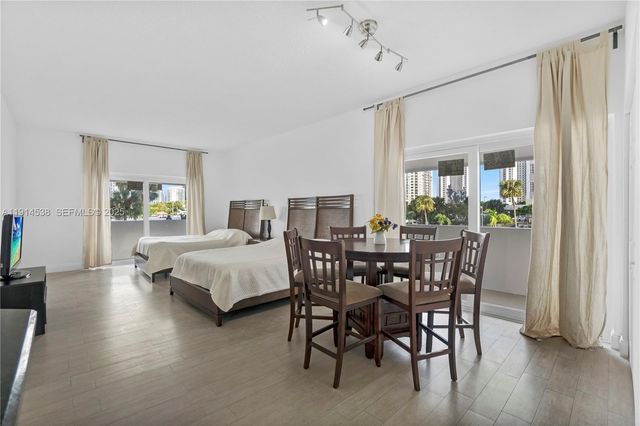500 Bayview Drive 125, Sunny Isles Beach, FL 33160
