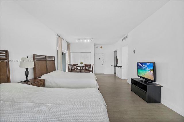 500 Bayview Drive 125, Sunny Isles Beach, FL 33160
