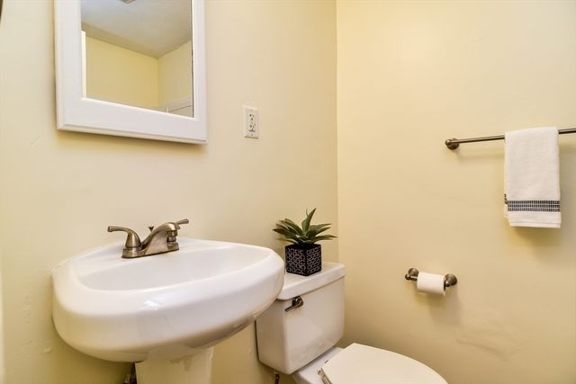 915 Edgell Rd 85, Framingham, MA 01701