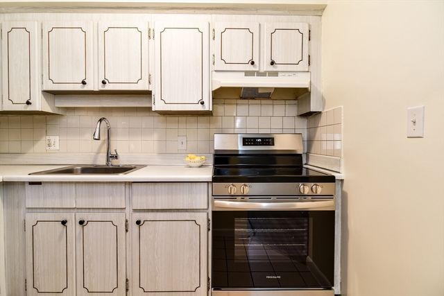 915 Edgell Rd 85, Framingham, MA 01701