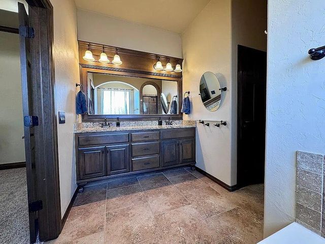 12624 Lexington Drive, Oklahoma City, OK 73173