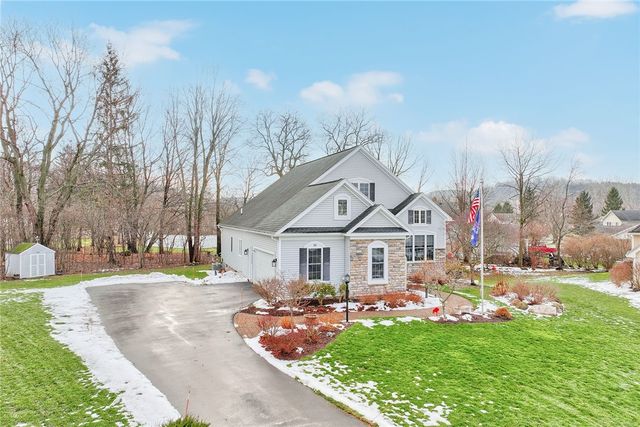 11 Canton Meadow, Perinton, NY 14450