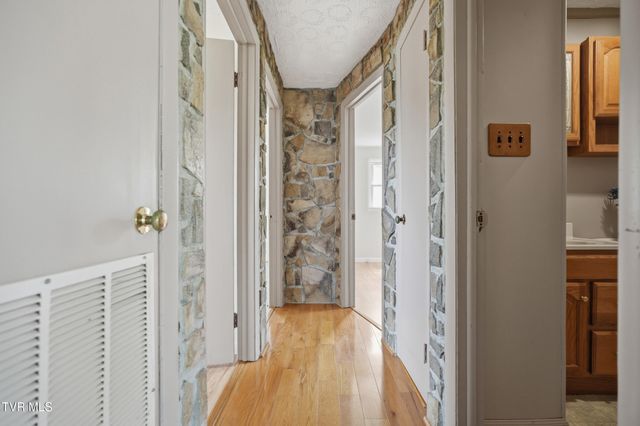 212 Mcfarland Drive, Kingsport, TN 37664