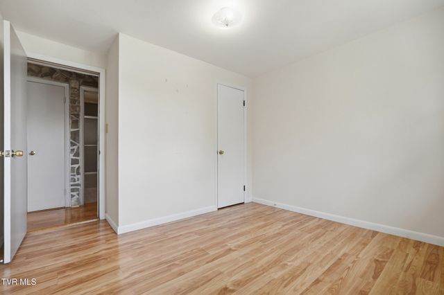 212 Mcfarland Drive, Kingsport, TN 37664