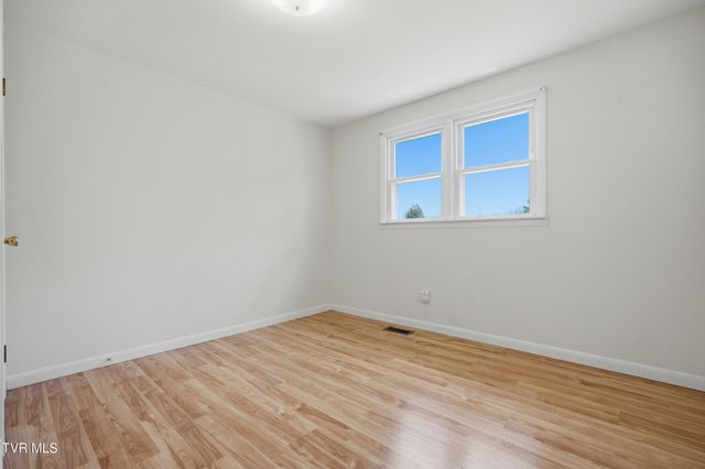 212 Mcfarland Drive, Kingsport, TN 37664