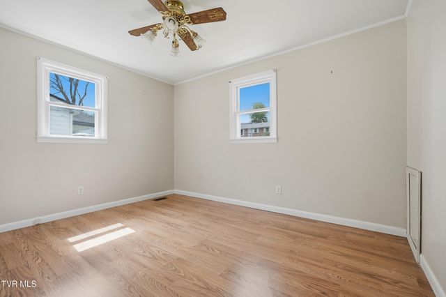 212 Mcfarland Drive, Kingsport, TN 37664