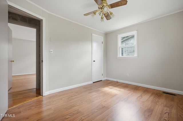 212 Mcfarland Drive, Kingsport, TN 37664