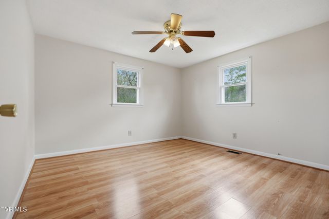 212 Mcfarland Drive, Kingsport, TN 37664