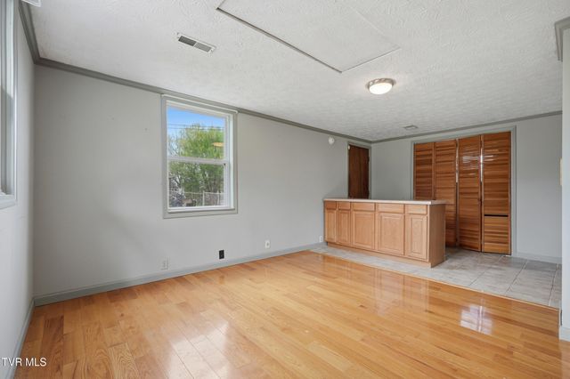 212 Mcfarland Drive, Kingsport, TN 37664