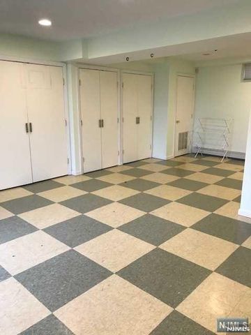 1284 Fayette Street, Teaneck, NJ 07666