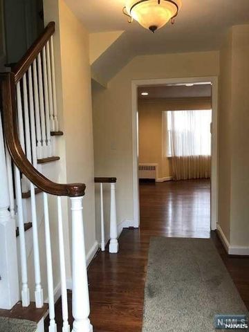 1284 Fayette Street, Teaneck, NJ 07666