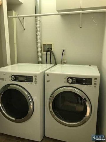 1284 Fayette Street, Teaneck, NJ 07666
