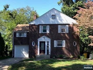 1284 Fayette Street, Teaneck, NJ 07666