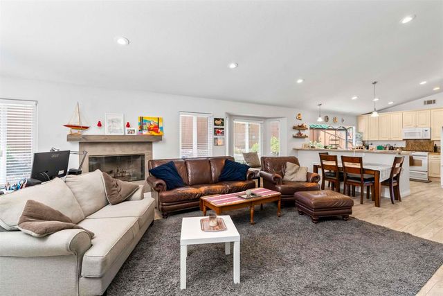 1668 Avenida Guillermo, Oceanside, CA 92056