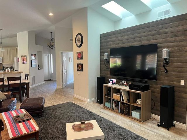 1668 Avenida Guillermo, Oceanside, CA 92056