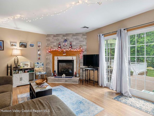 34 Lancelot Drive, Saugerties, NY 12477