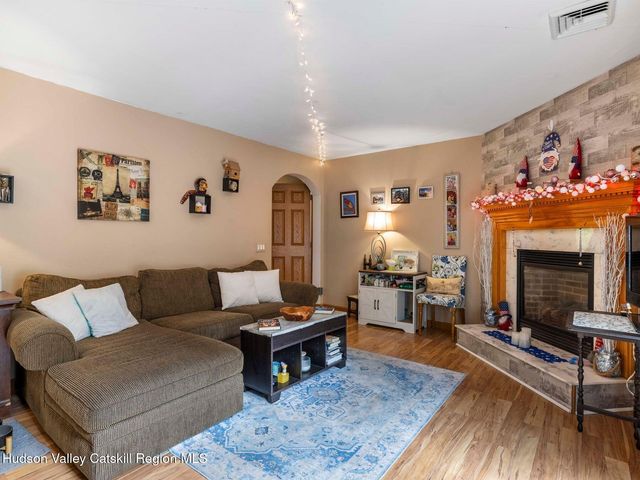 34 Lancelot Drive, Saugerties, NY 12477