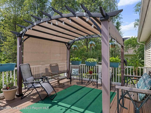 34 Lancelot Drive, Saugerties, NY 12477