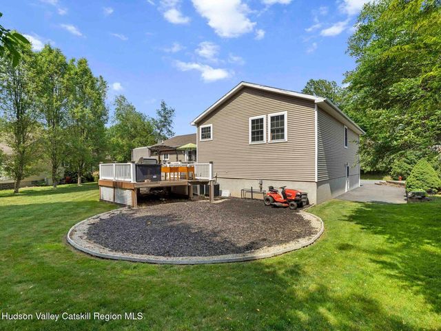 34 Lancelot Drive, Saugerties, NY 12477