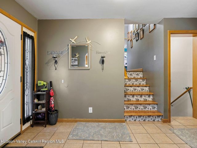 34 Lancelot Drive, Saugerties, NY 12477