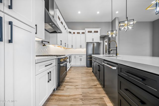 569 S MAY Place, Casa Grande, AZ 85194