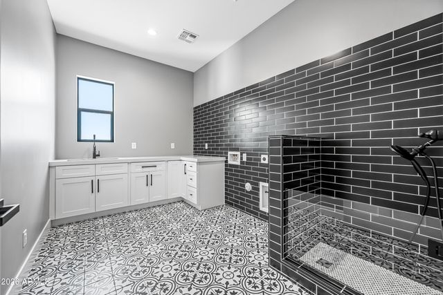 569 S MAY Place, Casa Grande, AZ 85194