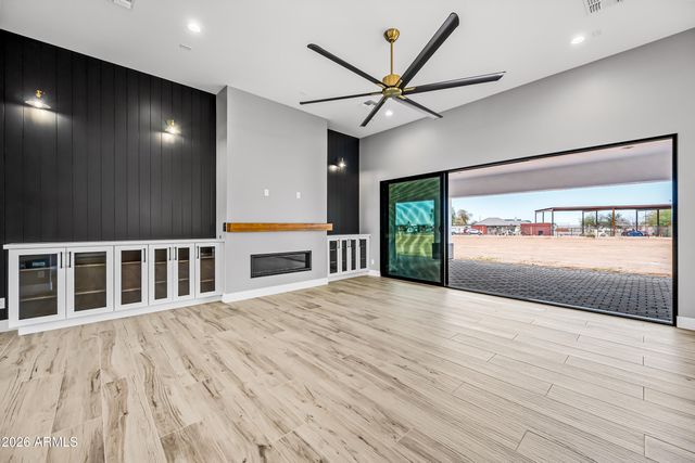 569 S MAY Place, Casa Grande, AZ 85194