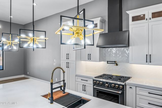 569 S MAY Place, Casa Grande, AZ 85194