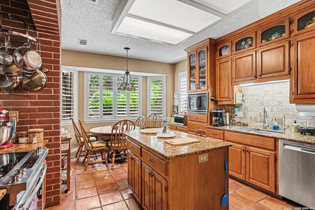 8610 LONDON HTS, San Antonio, TX 78254