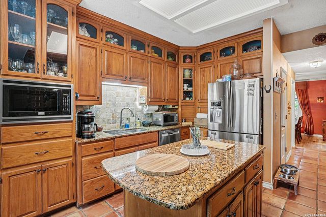 8610 LONDON HTS, San Antonio, TX 78254