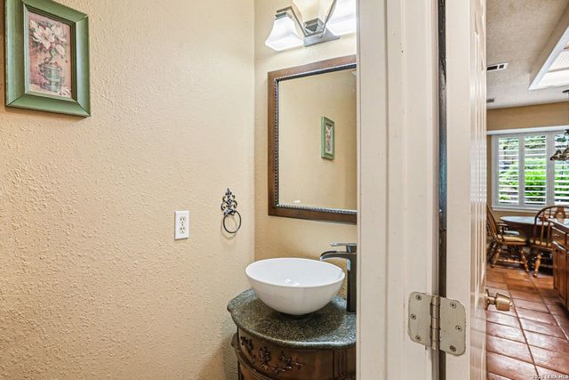 8610 LONDON HTS, San Antonio, TX 78254