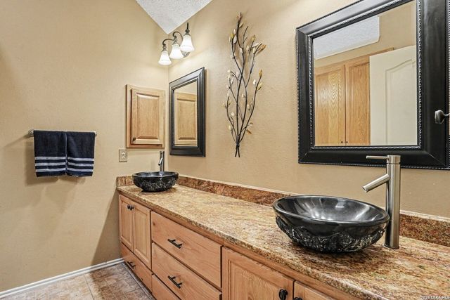 8610 LONDON HTS, San Antonio, TX 78254