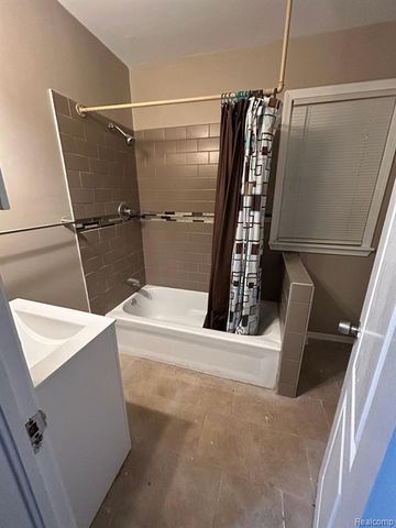 21733 Mcnichols Road, Detroit, MI 48219