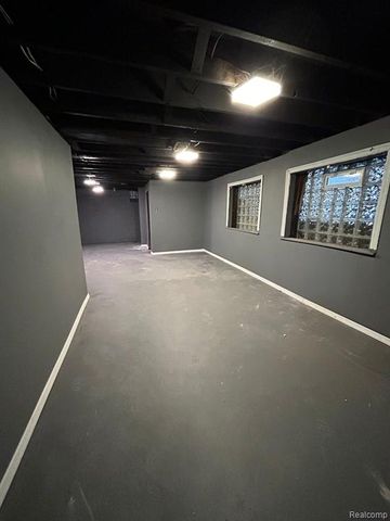 21733 Mcnichols Road, Detroit, MI 48219