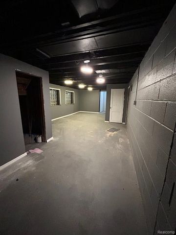 21733 Mcnichols Road, Detroit, MI 48219