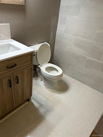 21733 Mcnichols Road, Detroit, MI 48219