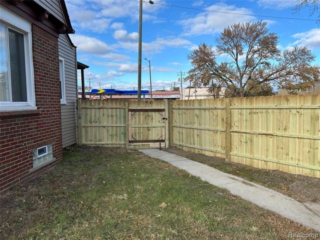 21733 Mcnichols Road, Detroit, MI 48219