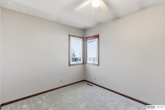 13572 V Circle, Omaha, NE 68137