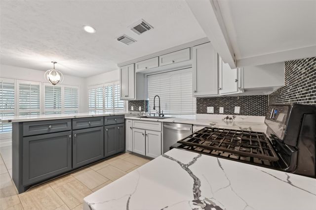 4019 Saint Michaels Court, Sugar Land, TX 77479